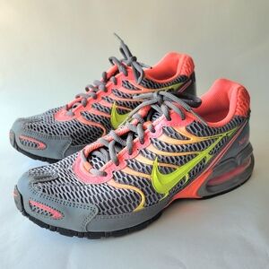 Nike Maxair Sz 7 Women Athletic Shoes with Breathable Mesh and Support
